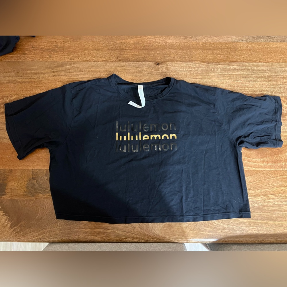 Lululemon cropped tee size:12